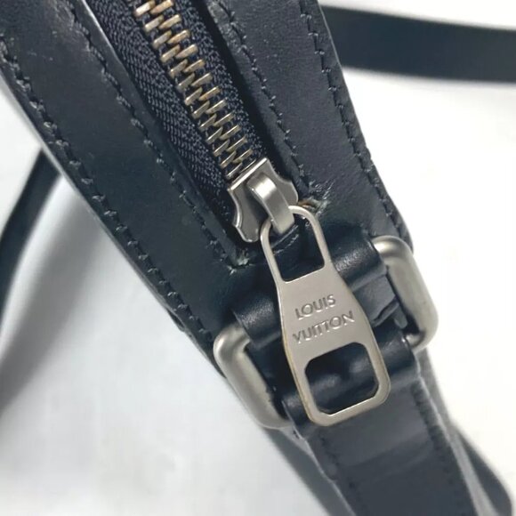 LOUIS VUITTON N23355 Damier Infini Pochette District Bag Crossbody Shoulder Bag - Picture 7 of 16